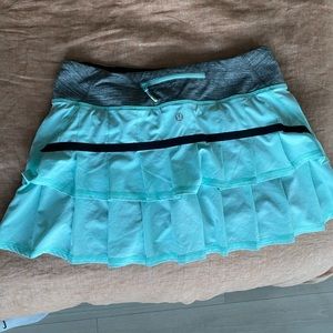 Lululemon tennis skirt size 6 shorts built in
